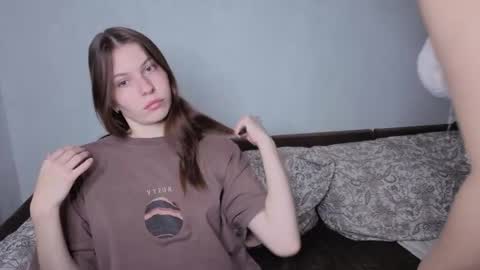 Snapshot of let_me_seee chatting on September 15, 2025, 5:02 pm Fiona online show from September 15, 2025, 5:02 pm