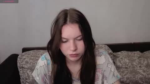 Snapshot of let_me_seee chatting on October 2, 2025, 9:49 am Fiona online show from October 2, 2025, 9:49 am