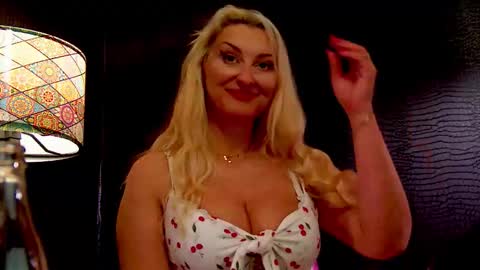 Snapshot of leticiareys chatting on December 18, 2025, 7:53 pm leticiareys online show from December 18, 2025, 7:53 pm