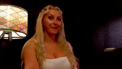 Snapshot of leticiareys chatting on January 17, 2026, 6:11 pm leticiareys online show from January 17, 2026, 6:11 pm