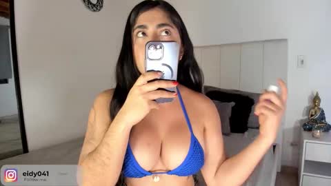 Snapshot of leticiaroldan chatting on October 26, 2025, 12:49 am Leticia online show from October 26, 2025, 12:49 am