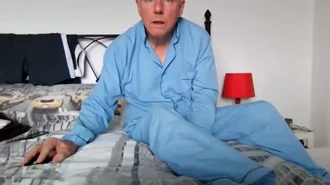 Snapshot of letmestrip chatting on September 14, 2025, 8:13 am paul online show from September 14, 2025, 8:13 am