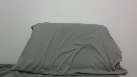 lets_play143 online show from April 29, 2026, 4:16 am