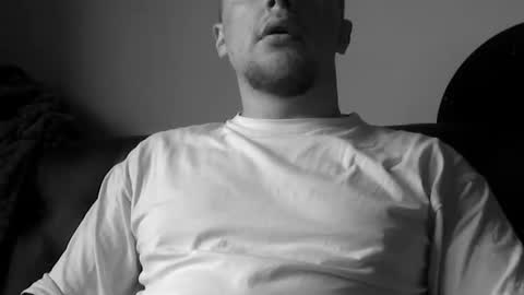 lev1ngston online show from December 3, 2025, 8:56 am