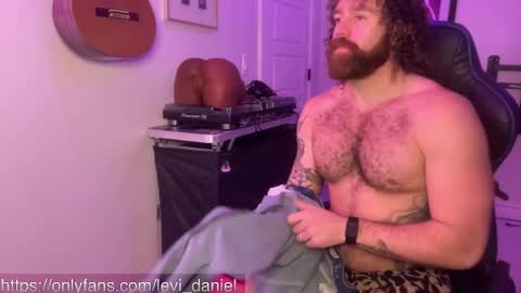 Snapshot of levi_daniel chatting on November 19, 2025, 9:37 pm Levi Daniel online show from November 19, 2025, 9:37 pm