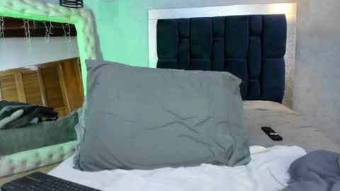 Snapshot of levy_steve chatting on November 22, 2025, 4:00 am LevySteven online show from November 22, 2025, 4:00 am