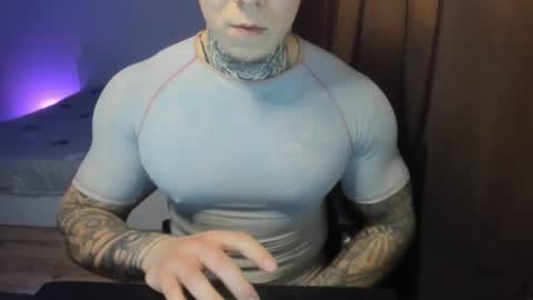 Snapshot of lewis_muscleee chatting on March 20, 2026, 4:23 pm blablablack online show from March 20, 2026, 4:23 pm