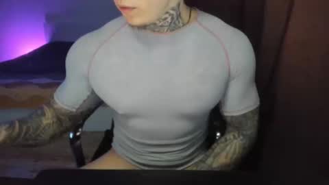 Snapshot of lewis_muscleee chatting on April 2, 2026, 5:10 pm blablablack online show from April 2, 2026, 5:10 pm