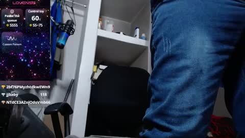 Snapshot of lewislamxxx chatting on January 10, 2025, 7:00 pm Lewis online show from January 10, 2025, 7:00 pm