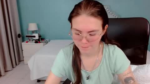 Snapshot of lexalove_doll chatting on October 1, 2025, 4:07 am Lexas Room online show from October 1, 2025, 4:07 am