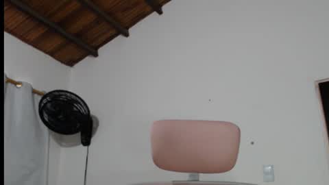 Snapshot of lexi19_ chatting on July 26, 2026, 4:14 pm lexi19_ online show from July 26, 2026, 4:14 pm