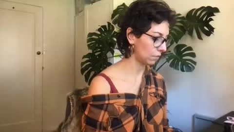 Snapshot of lexi_purr chatting on June 5, 2026, 2:51 am Lexi Purr online show from June 5, 2026, 2:51 am