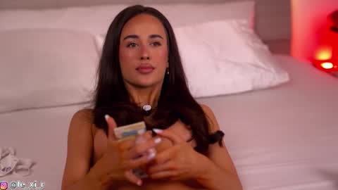 Lexi Reed online show from September 15, 2025, 1:11 pm