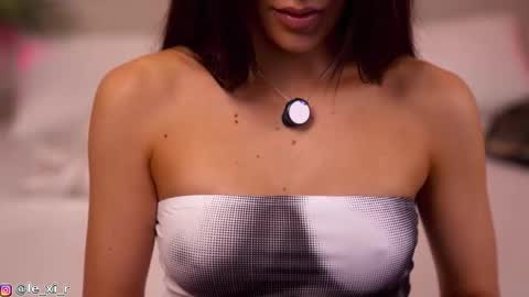 Lexi Reed online show from October 21, 2025, 2:18 pm