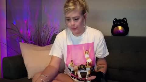 Lexi online show from September 26, 2025, 6:06 am