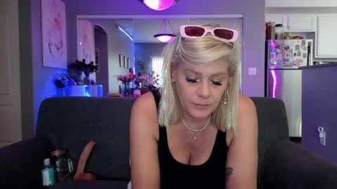 Snapshot of lexi_shocker chatting on May 19, 2026, 11:33 pm Lexi online show from May 19, 2026, 11:33 pm