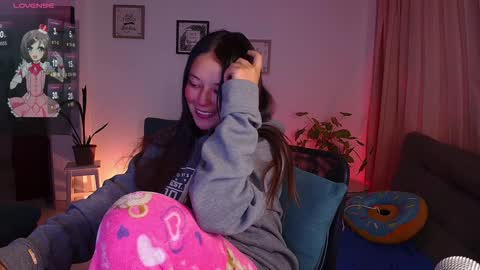 Lexie Thompson   8pm  0000am -5 online show from December 28, 2024, 4:08 am