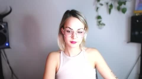 Snapshot of lexie_wild chatting on February 24, 2025, 10:03 pm Lexie online show from February 24, 2025, 10:03 pm