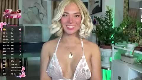 lexiesmith_ online show from April 20, 2026, 12:13 am