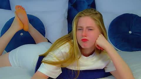 Snapshot of lexireadway chatting on October 3, 2025, 6:21 am Lexi online show from October 3, 2025, 6:21 am