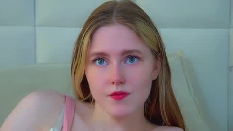 Snapshot of lexireadway chatting on June 3, 2026, 11:02 am Lexi online show from June 3, 2026, 11:02 am