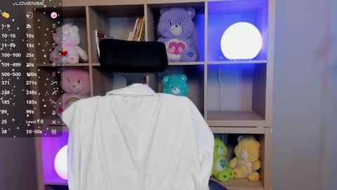 lexirouge           online show from May 5, 2026, 5:04 am