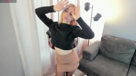 lexirouge           online show from July 30, 2026, 12:59 pm