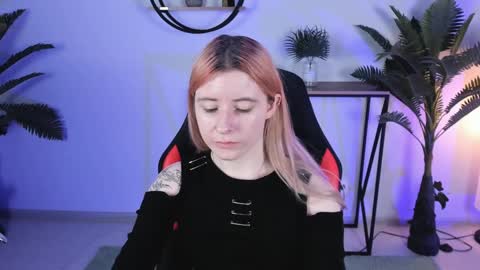 Snapshot of lexiwenford chatting on December 20, 2024, 8:49 am Lexi Wenford NO NUDE GODDESS online show from December 20, 2024, 8:49 am