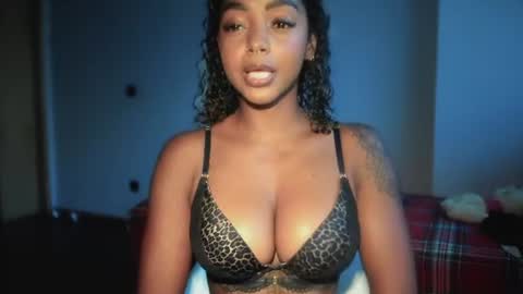 Snapshot of lexy_squirt_queen chatting on July 15, 2026, 12:43 pm LEXY - Independent account online show from July 15, 2026, 12:43 pm