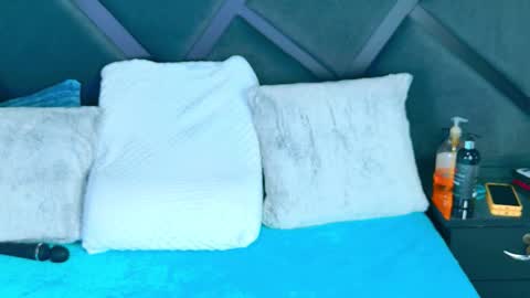 Lexy online show from December 5, 2025, 7:43 pm