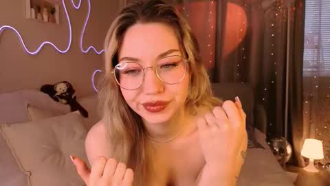 Lily online show from March 12, 2026, 2:50 am