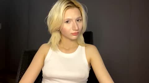 Snapshot of leyasaolee chatting on November 30, 2025, 6:01 pm Leya online show from November 30, 2025, 6:01 pm