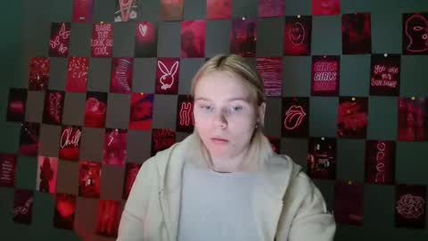 Snapshot of leyla_le chatting on September 25, 2025, 7:01 am Leyla online show from September 25, 2025, 7:01 am