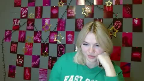 Leyla online show from December 23, 2025, 7:06 am