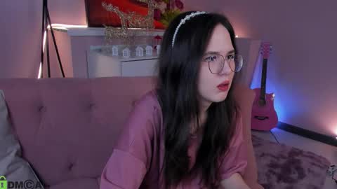 leylamirage online show from February 26, 2026, 12:15 pm