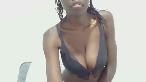 Snapshot of leylani69 chatting on May 18, 2026, 4:07 am laylani69 online show from May 18, 2026, 4:07 am