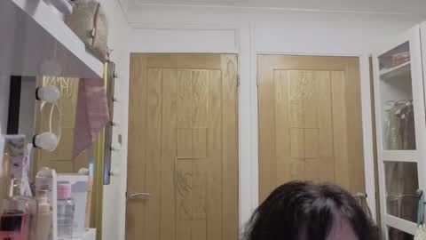 leyla online show from September 11, 2025, 10:43 pm