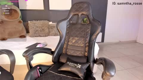 Snapshot of leyli_doll chatting on September 12, 2025, 11:04 pm Leyli Doll online show from September 12, 2025, 11:04 pm