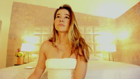 LEZY online show from February 12, 2026, 7:42 pm