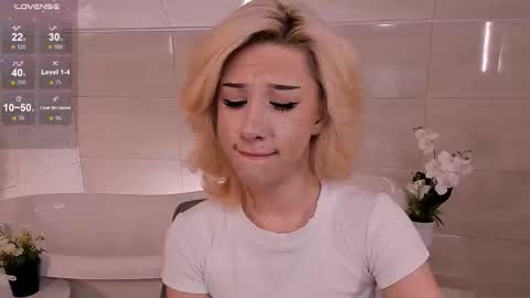 Snapshot of lezy_liza chatting on September 10, 2025, 4:34 am Lisa online show from September 10, 2025, 4:34 am