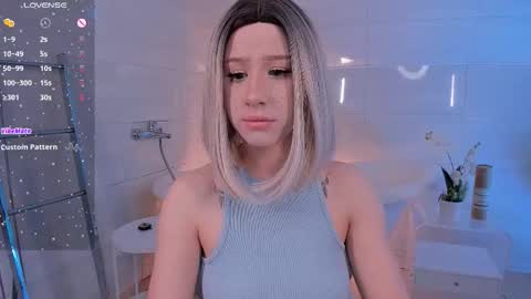 Snapshot of lezy_liza chatting on November 21, 2025, 3:49 am Lisa online show from November 21, 2025, 3:49 am