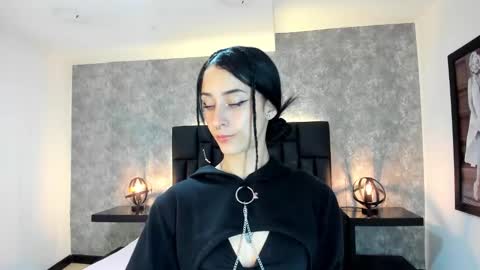 lhiamfitt online show from January 7, 2025, 3:24 am