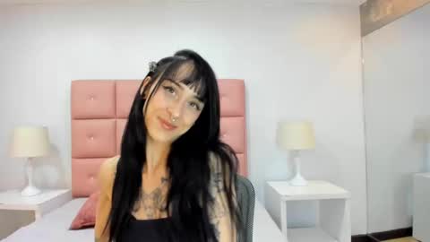 lhiamfitt online show from January 31, 2025, 8:54 am