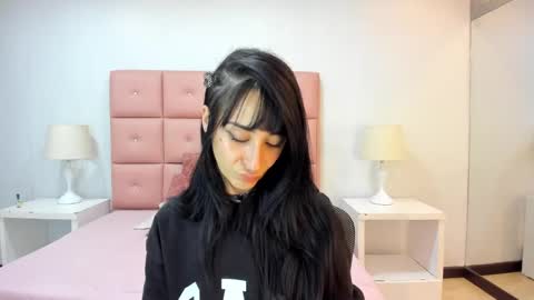 lhiamfitt online show from February 4, 2025, 5:53 am