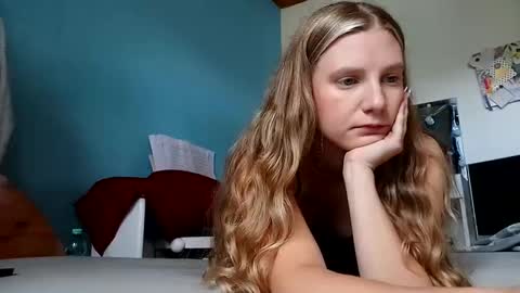 Snapshot of lia06_ chatting on September 15, 2025, 1:55 pm lia06_ online show from September 15, 2025, 1:55 pm