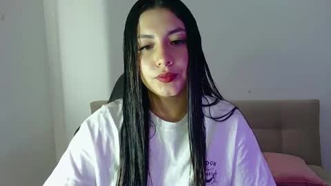 Lia  online show from April 25, 2026, 5:21 pm