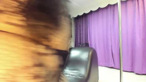 lia__owen online show from May 17, 2026, 1:03 am