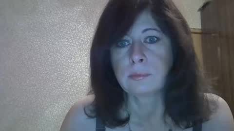 Snapshot of lia_ang chatting on November 14, 2025, 5:33 pm lia_ang online show from November 14, 2025, 5:33 pm