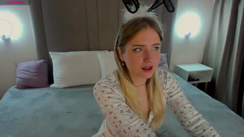 Lia online show from June 28, 2026, 1:33 am
