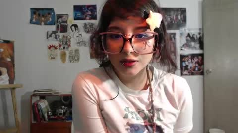 Lia online show from April 28, 2026, 11:21 pm